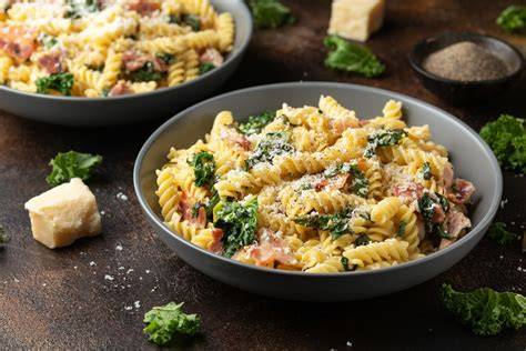 Illustration: assiette de pâtes kale et parmesan