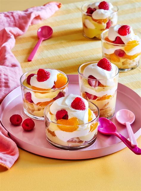 Verrines de crème passion colorées