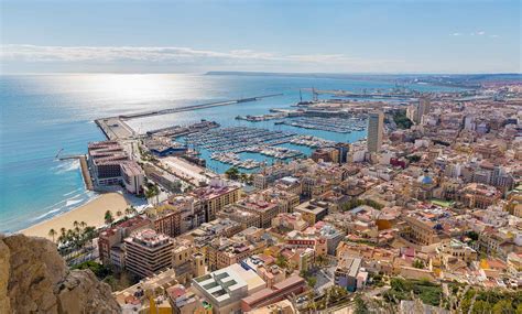 Vue panoramique d'Alicante depuis le Château de Santa Barbara