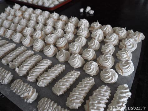 Différentes formes de meringues individuelles