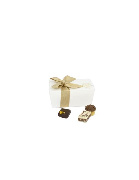Illustration d’un ballotin 250 g avec un étage et ruban