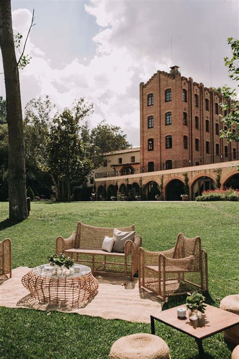 Façade moderniste de La Farinera Sant Lluís