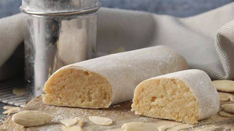 Għadam tal-mejtin et ses couches de pâte d’amande