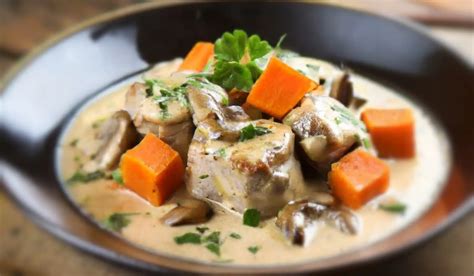 Infographie: Étapes clés de la blanquette traditionnelle et de la sauce poulette