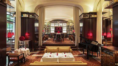Infographie: Carte des restaurants du Royal Monceau et leurs cuisines (japonaise-péruvienne, italienne, brasserie/petit-déjeuner, bar et expériences)