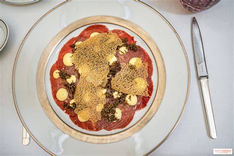 Plateau dégustation et carte d’Il Carpaccio au Royal Monceau