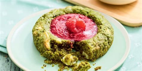Mélange de purée d'amandes framboise et matcha