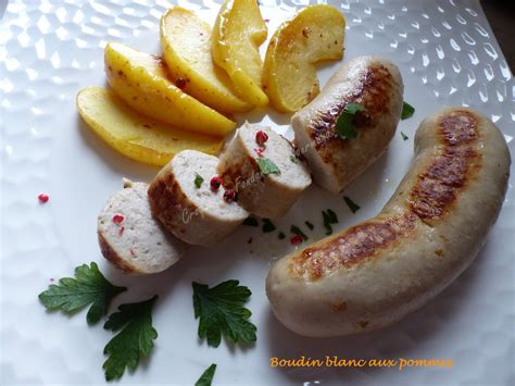 image boudin blanc doré sur plaque et crumble