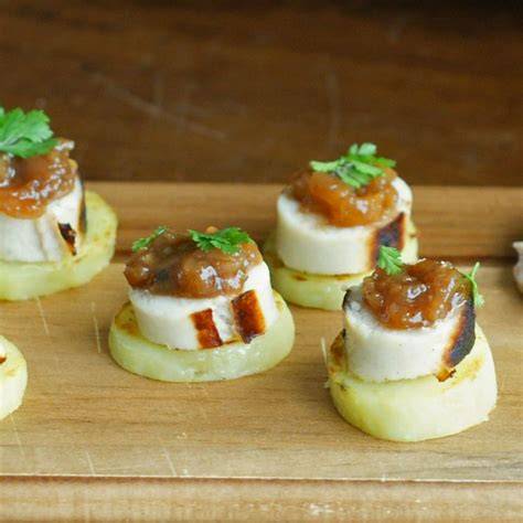 image bouchées de boudin blanc sur canapé avec crumble