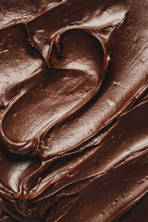 Hachage du chocolat pour la ganache