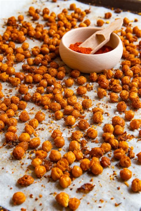 Assortiment d'épices pour relever des pois chiches rôtis