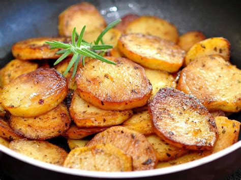 Pommes de terre coupées en frites