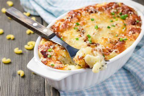 Infographie: étapes clés pour réussir le gratin de macaronis (cuisson des pâtes, béchamel, assemblage, gratinage)