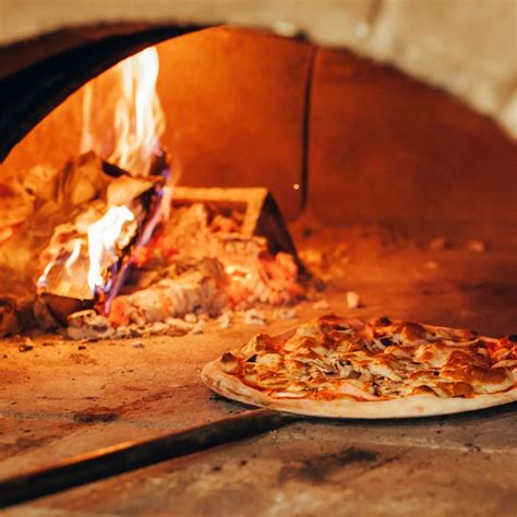 pizza artisanale cuisson feu de bois