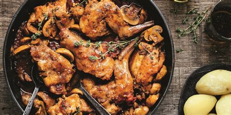 Lapin entier prêt à cuisiner