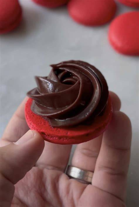 ganache chocolate macaron result