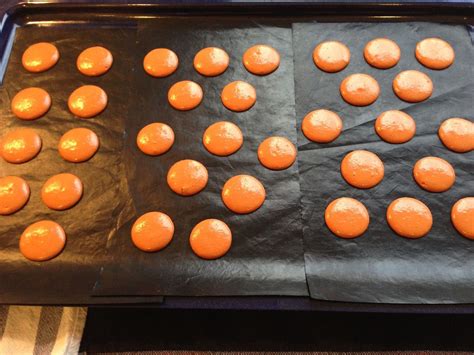 Plaque de macarons avant cuisson