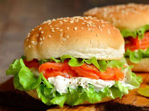 Schéma de montage final du burger saumon fumé