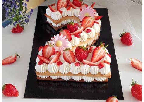 décoration number cake vanille fraise avec bonbons et sprinkles