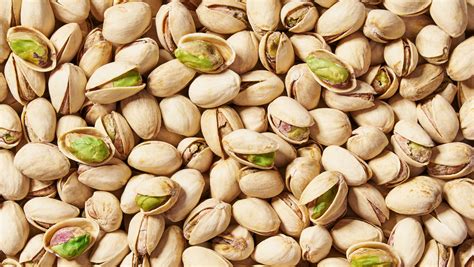 Grains de pistaches verts