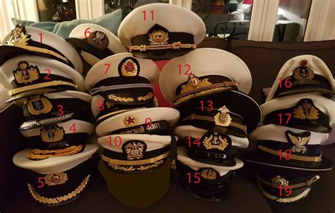 Infographie: schéma des configurations de palmes sur les macarons de casquette officier marine