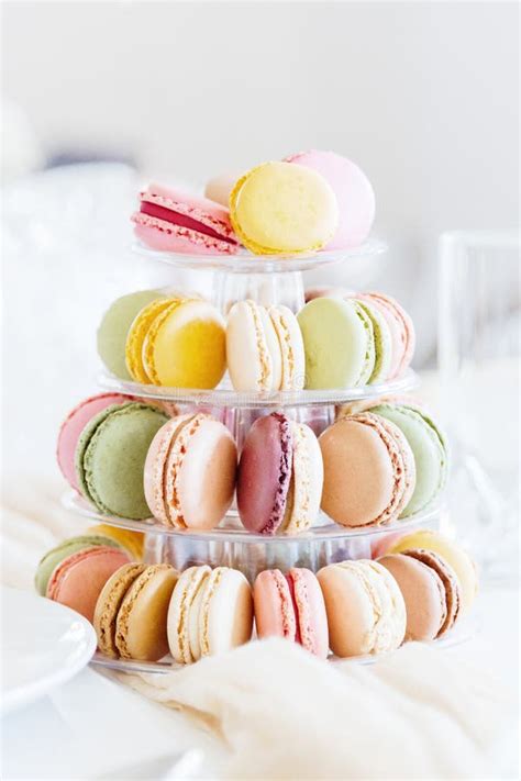 table-decoration-macarons.jpg