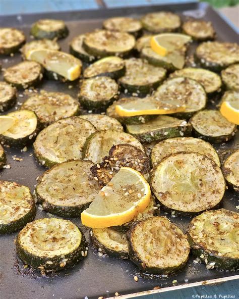 fines tranches de courgettes rôties