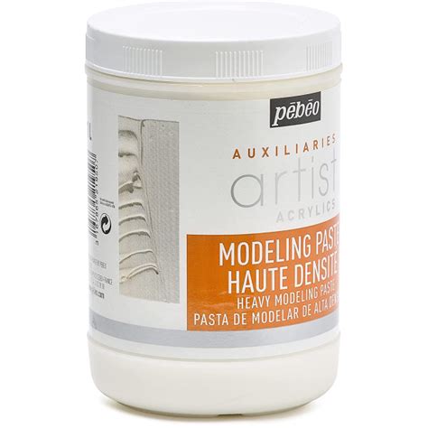 Comparaison côte à côte de modeling paste standard et haute densité