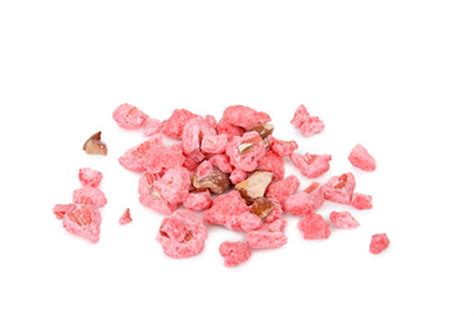 Pralines roses concassées dans un bol