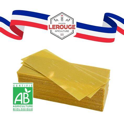 Illustration montrant le contraste entre carte gaufrée et non gaufrée