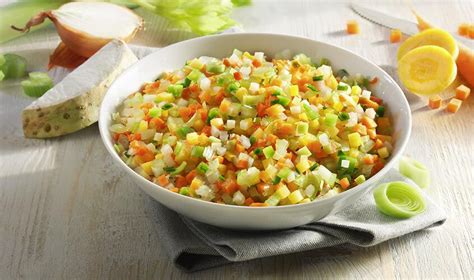 Mélange de légumes coupés en brunoise
