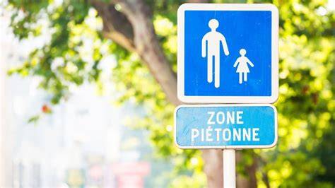Schéma explicatif des différences entre aire piétonne, rue piétonne et zone de rencontre