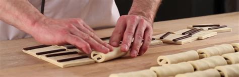 façonnage pain au chocolat