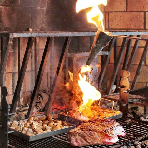 Schéma d'un flambadou en acier avec un morceau de lard