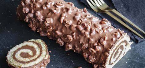 glaçage rocher coulant sur bûche roulée