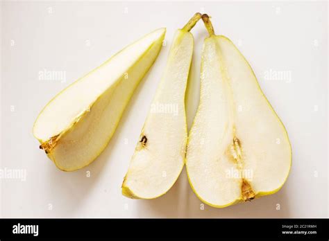 Poire coupée en morceaux