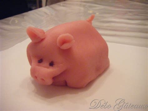 Illustration d'un petit cochon en pâte d'amande