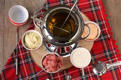 Infographie: Types de fondue et matériaux des caquelons