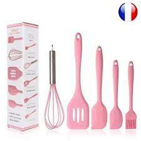 Schéma des outils de pâtisserie de base: fouet, maryse, balance, tamis et poche à douille