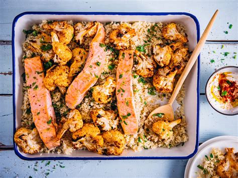 Plat fini de chou-fleur rôti avec saumon et boulgour