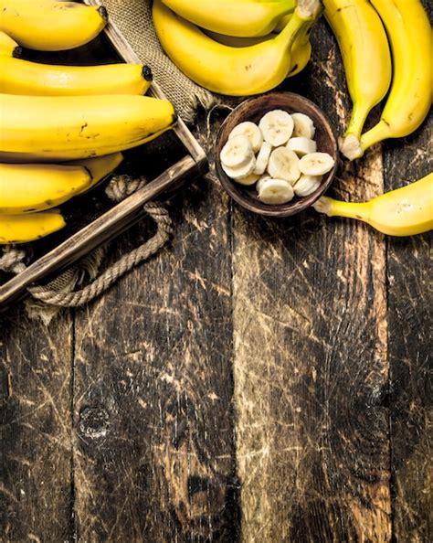 Bananes fraîches sur un marché