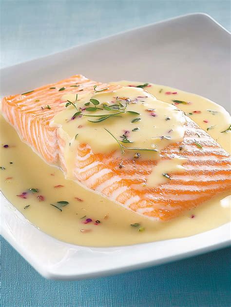 Saumon vapeur nappé de beurre blanc