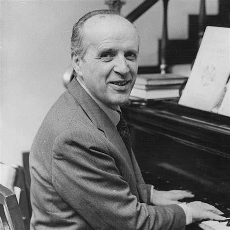 Portrait de Nino Rota et extraits de partitions d’opéras