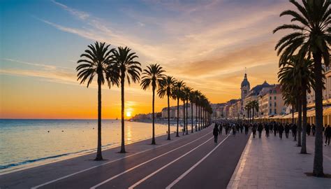 Vue sur la Promenade des Anglais à Nice avec le restaurant BeefGrill Riviera en premier plan