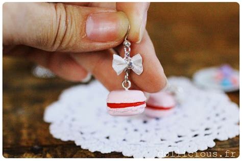 Détail de la texture dentelle sur macaron Fimo