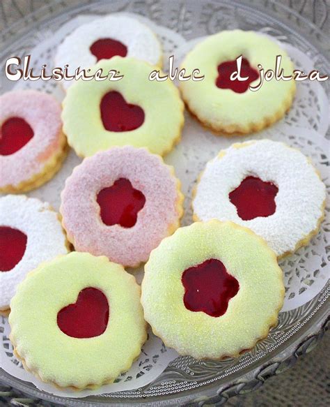 Assortiment de sablés à la confiture de fraises