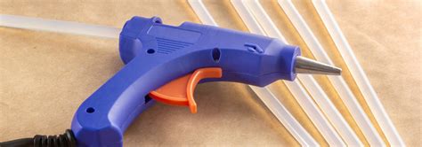 Application de colle thermofusible