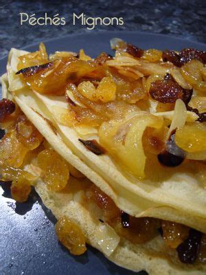Crêpe pliée garnie de pommes