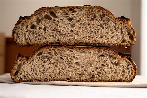 Tranche de pain au levain d'épeautre