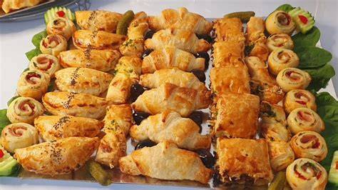 Illustration d’un assortiment de feuilletés dorés et croustillants pour l’apéritif
